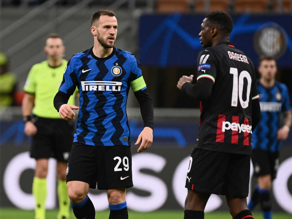 中后场的传 中后场的传